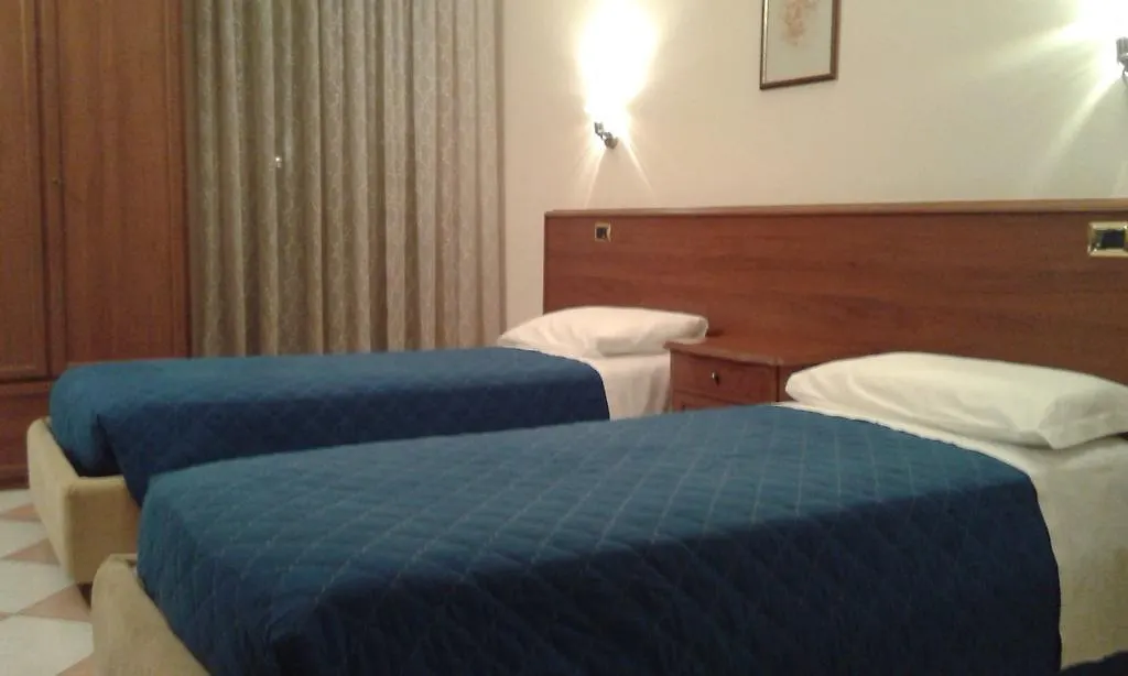 Casa Hellen Otel Monteforte dʼAlpone İtalya