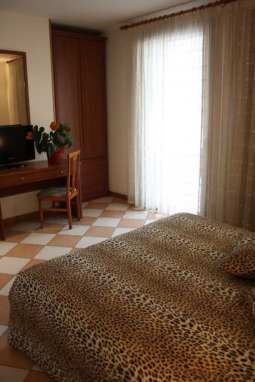 Casa Hellen Otel Monteforte dʼAlpone İtalya